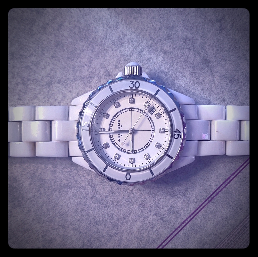 🌼🌼NWT~Akribos XXIV women's watch🌼🌼
